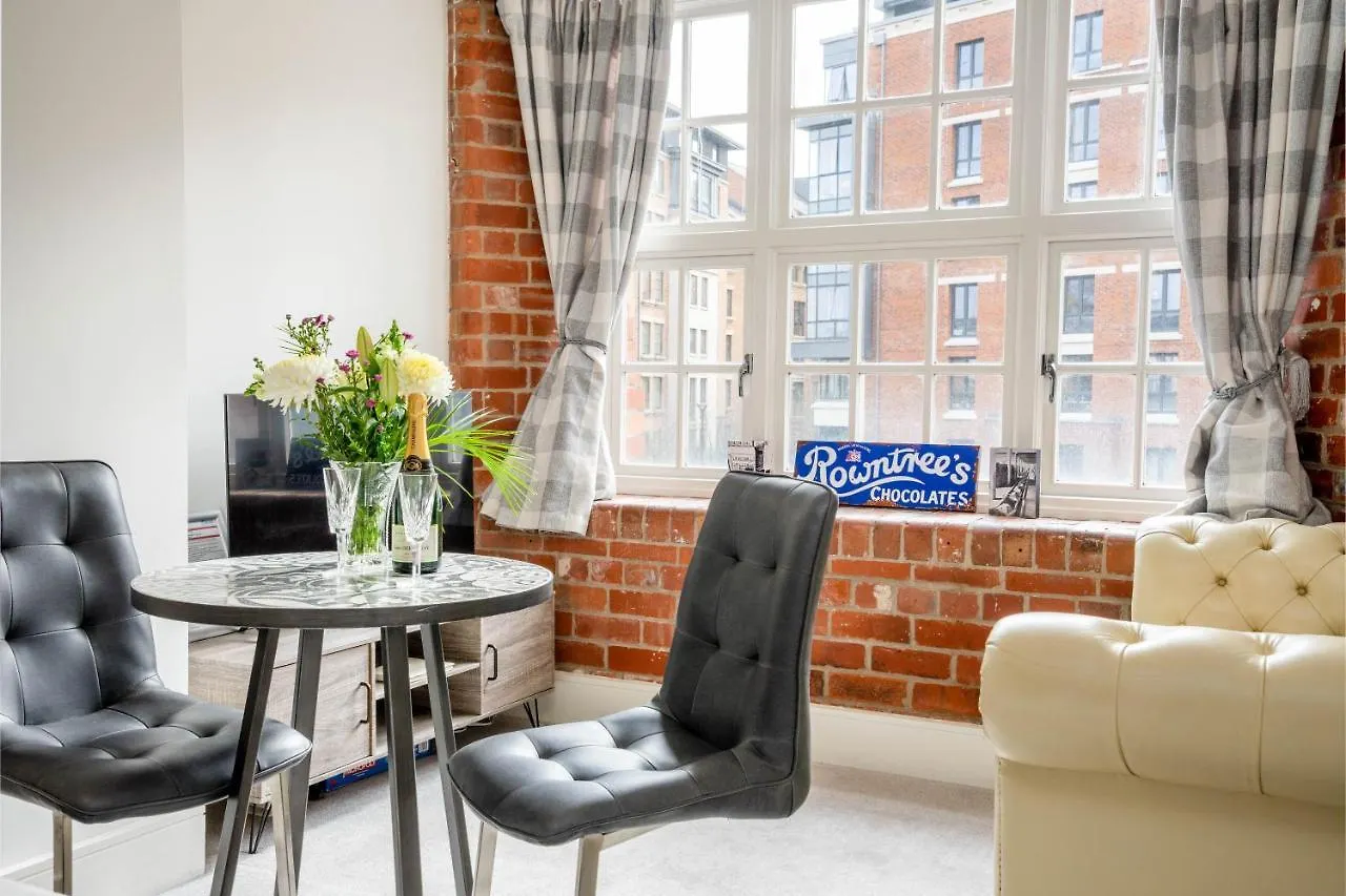 35 Cocoa Suites يورك شقة